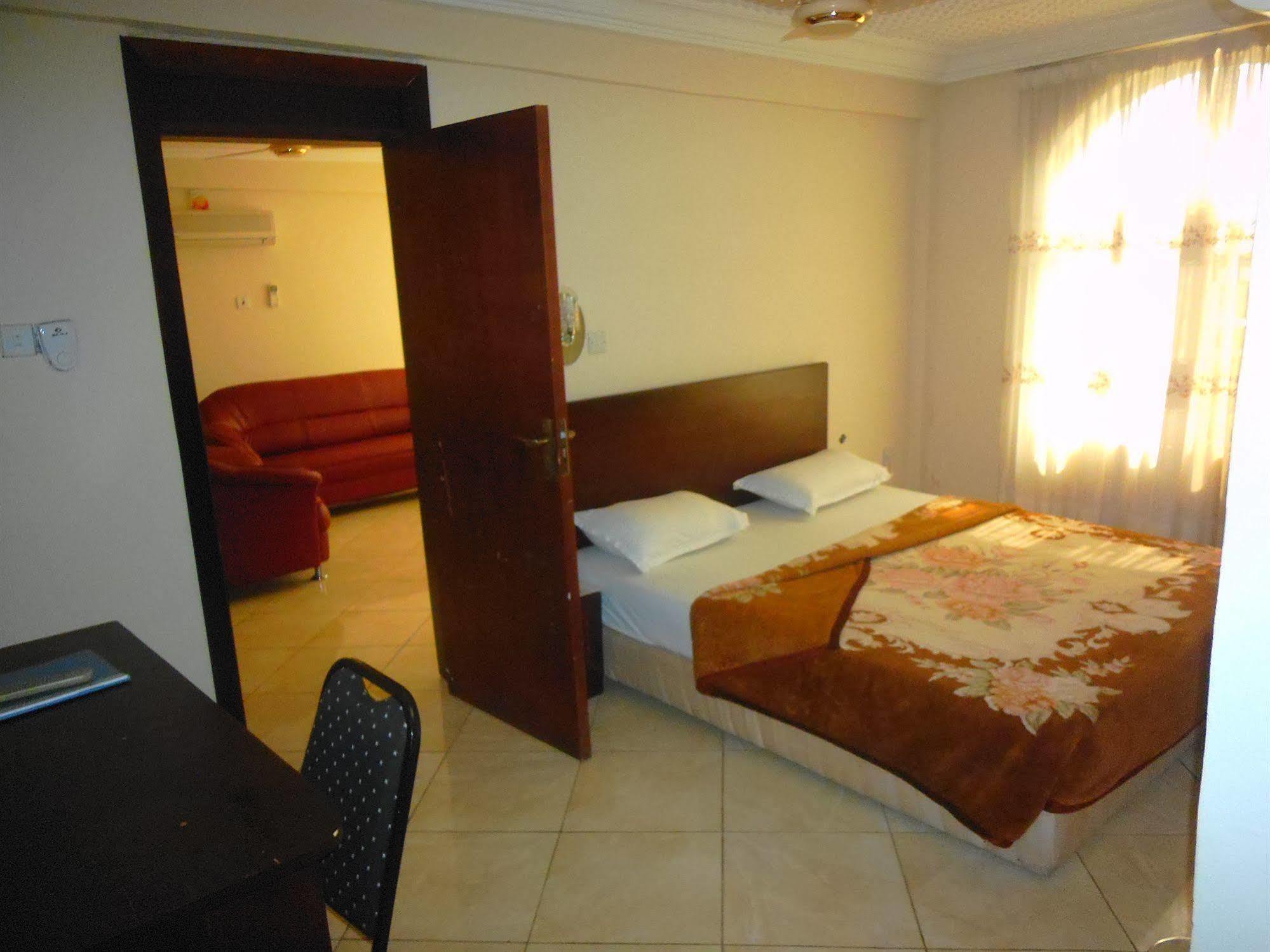 Wadoma Royale Hotel Kumasi Exterior foto